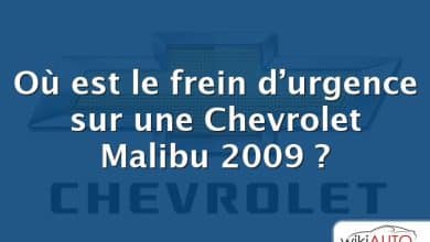 Où est le frein d’urgence sur une Chevrolet Malibu 2009 ?